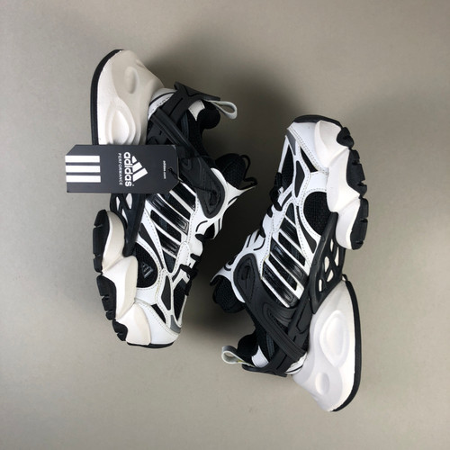 آدیداس دیلاکس